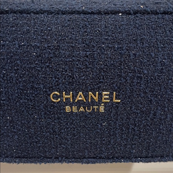 Chanel Tweed Navy Cosmetics Bag with Charm Gold Chain - Picture 12 of 15